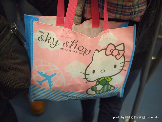  【景點】【心情】A好康必讀?長榮航空(Eva Air)無嘴貓彩繪機(Hello Kitty Jet)教戰守則?!