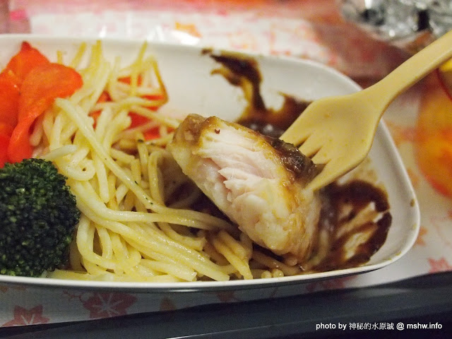  【景點】【心情】A好康必讀?長榮航空(Eva Air)無嘴貓彩繪機(Hello Kitty Jet)教戰守則?!