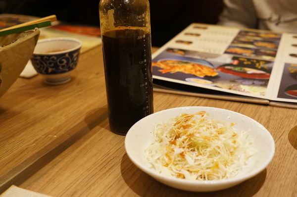 天吉屋：(胖樺食記)台北東區”天吉屋日式天丼專賣店”。大份量美味的炸物天堂。