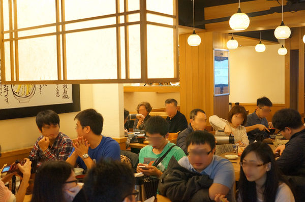 天吉屋：(胖樺食記)台北東區”天吉屋日式天丼專賣店”。大份量美味的炸物天堂。