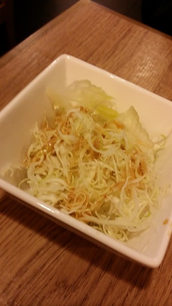 天吉屋：(胖樺食記)台北東區”天吉屋日式天丼專賣店”。大份量美味的炸物天堂。