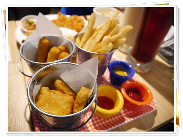 方屋(Found House)：【板橋】FOUND HOUSE 方屋餐廳－餐點飲料都在水準之上，值得再訪的好店 (免費WIFI、有插座、可久坐)