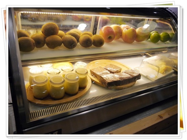 方屋(Found House)：【板橋】FOUND HOUSE 方屋餐廳－餐點飲料都在水準之上，值得再訪的好店 (免費WIFI、有插座、可久坐)