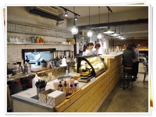 方屋(Found House)：【板橋】FOUND HOUSE 方屋餐廳－餐點飲料都在水準之上，值得再訪的好店 (免費WIFI、有插座、可久坐)