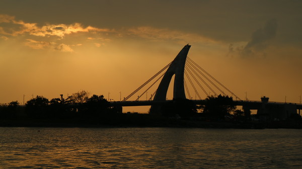 大鵬灣國家風景區:【屏東旅遊】2015年11月變很多的大鵬灣國家風景區/跨海大橋開橋秀