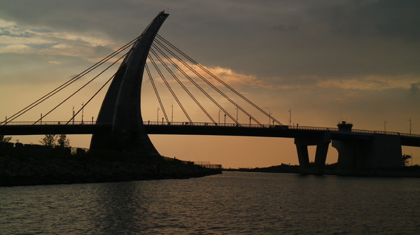 大鵬灣國家風景區:【屏東旅遊】2015年11月變很多的大鵬灣國家風景區/跨海大橋開橋秀