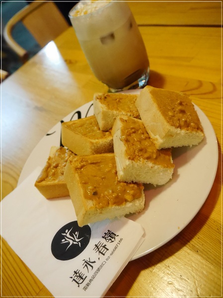 阿達阿永咖啡廳：【中和】阿達阿永咖啡廳－由 <達永建設 x 5 Senses x 聞山咖啡> 合作 ‧ 南勢角捷運站4號出口 ‧ 圓通通小綠地