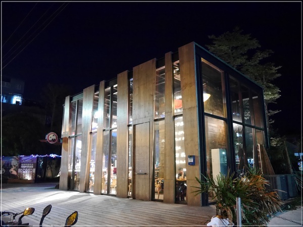 阿達阿永咖啡廳：【中和】阿達阿永咖啡廳－由 <達永建設 x 5 Senses x 聞山咖啡> 合作 ‧ 南勢角捷運站4號出口 ‧ 圓通通小綠地