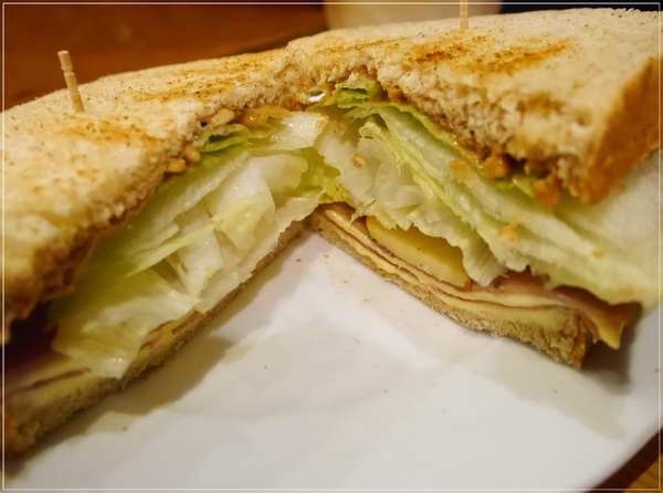 阿達阿永咖啡廳：【中和】阿達阿永咖啡廳－由 <達永建設 x 5 Senses x 聞山咖啡> 合作 ‧ 南勢角捷運站4號出口 ‧ 圓通通小綠地