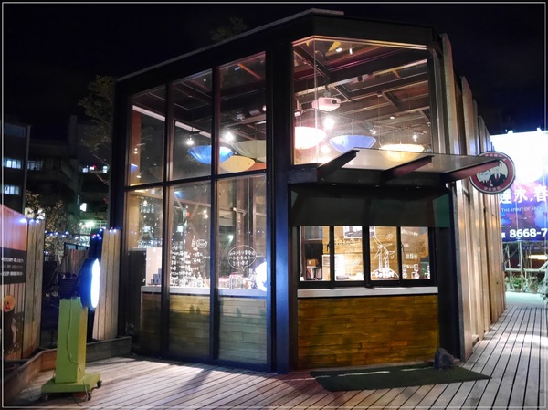 阿達阿永咖啡廳：【中和】阿達阿永咖啡廳－由 <達永建設 x 5 Senses x 聞山咖啡> 合作 ‧ 南勢角捷運站4號出口 ‧ 圓通通小綠地