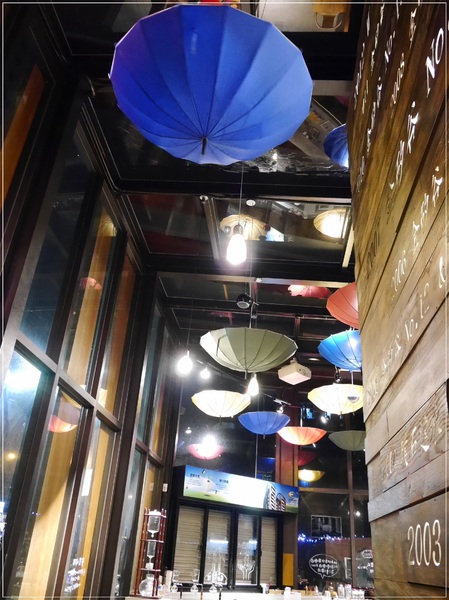 阿達阿永咖啡廳：【中和】阿達阿永咖啡廳－由 <達永建設 x 5 Senses x 聞山咖啡> 合作 ‧ 南勢角捷運站4號出口 ‧ 圓通通小綠地