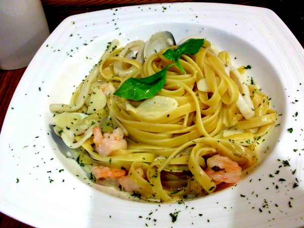 鄰居家 NEXT DOOR：【台北．永康街】鄰居家NEXT DOOR-「香味撲鼻義大利麵上桌」