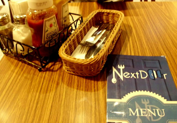 鄰居家 NEXT DOOR：【台北．永康街】鄰居家NEXT DOOR-「香味撲鼻義大利麵上桌」