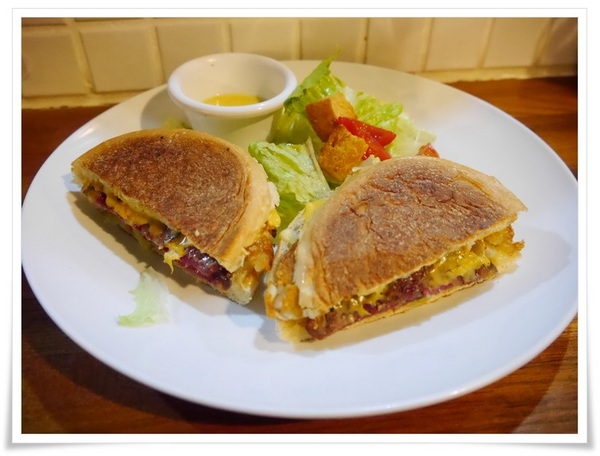 Good Day加州墨西哥餐廳(輔大店):【新莊】GoodDay加州墨西哥餐廳-古巴三明治、墨西哥乳酪酥餅、水波蛋烤吐司