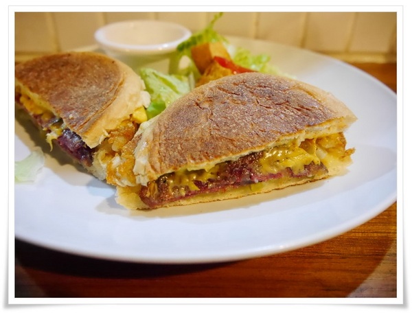 Good Day加州墨西哥餐廳(輔大店):【新莊】GoodDay加州墨西哥餐廳-古巴三明治、墨西哥乳酪酥餅、水波蛋烤吐司