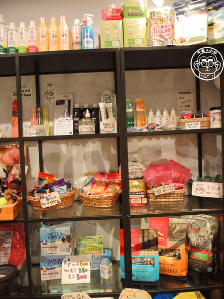 小春日和 動物雜貨:呷飽祙【台北松山・小春日和】結合寵物美容的複合式咖啡廳