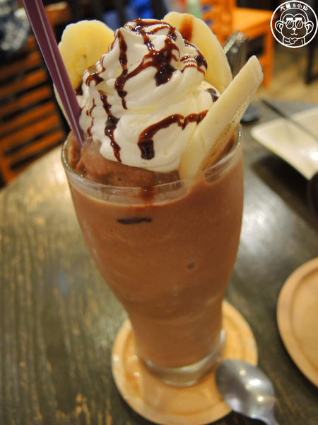 小春日和 動物雜貨:呷飽祙【台北松山・小春日和】結合寵物美容的複合式咖啡廳