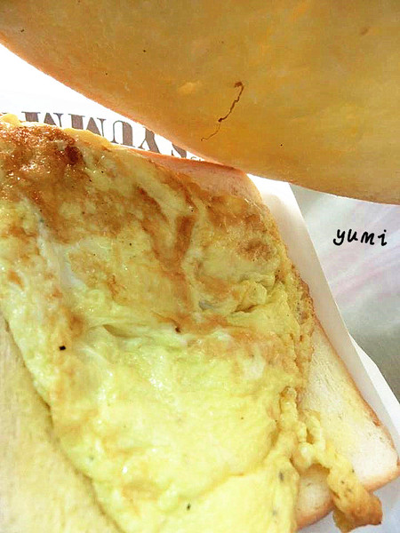 武廟古早味炭烤三明治：【台南食記】食尚玩家推薦!獲選十大美食英雄~古早味美食@武廟阿嬤炭烤土司