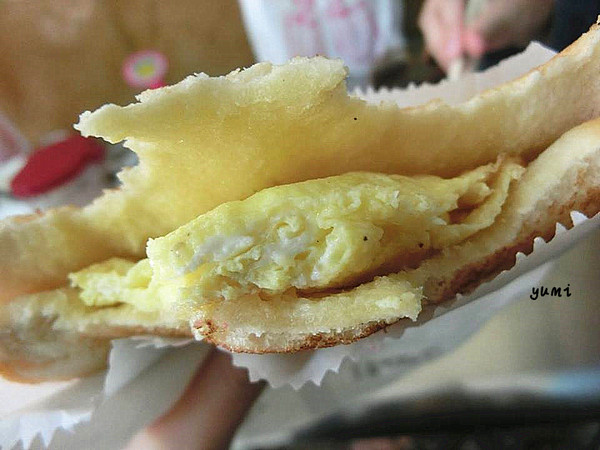 武廟古早味炭烤三明治：【台南食記】食尚玩家推薦!獲選十大美食英雄~古早味美食@武廟阿嬤炭烤土司