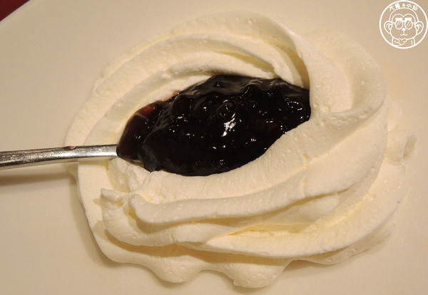 極簡咖啡館:呷飽祙【台北大安・極簡咖啡】萌店長們駐店迎接你