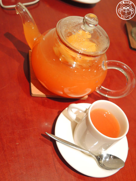 極簡咖啡館:呷飽祙【台北大安・極簡咖啡】萌店長們駐店迎接你