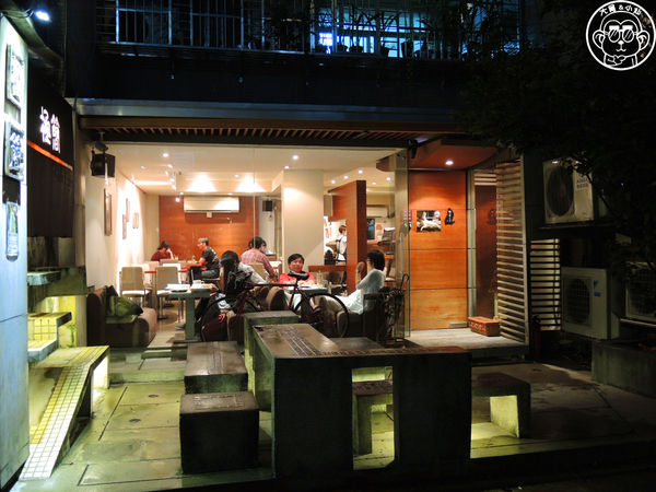 極簡咖啡館:呷飽祙【台北大安・極簡咖啡】萌店長們駐店迎接你