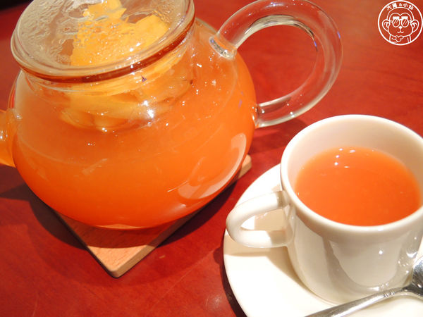 極簡咖啡館:呷飽祙【台北大安・極簡咖啡】萌店長們駐店迎接你