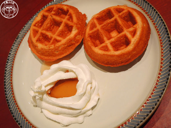 極簡咖啡館:呷飽祙【台北大安・極簡咖啡】萌店長們駐店迎接你