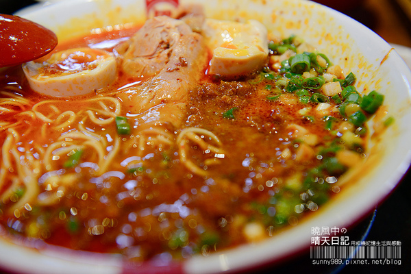 ラーメン凪 Ramen Nagi 豚骨拉麵(天母店)：【凪NAGI】進階班豚骨拉麵 叉燒大片嚇死人