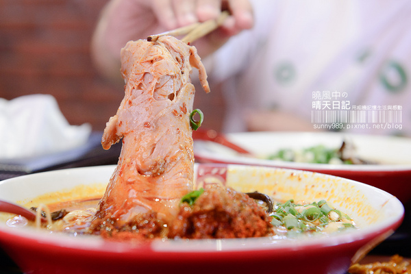 ラーメン凪 Ramen Nagi 豚骨拉麵(天母店)：【凪NAGI】進階班豚骨拉麵 叉燒大片嚇死人