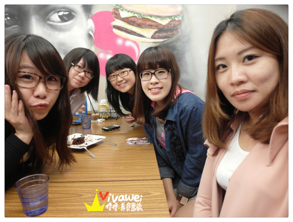 鄰居家 NEXT DOOR：台北大安區｜永康街內的美式料理餐廳『鄰居家 NEXT DOOR』 東門站 象山線 商業午餐 早午餐 漢堡 義大利麵 素食 慶生 Taipei Food Eat