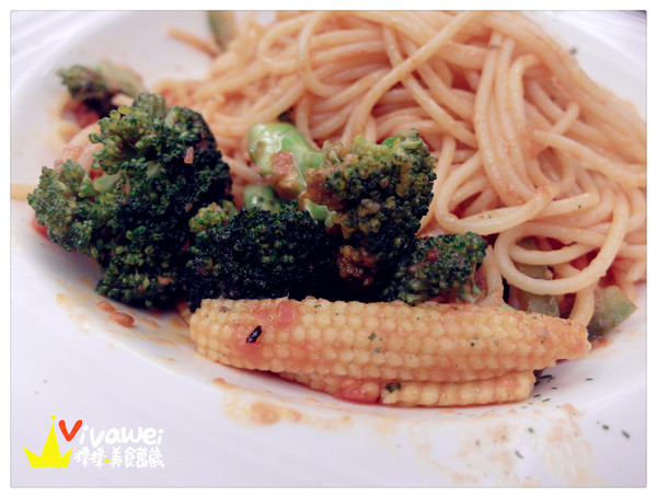 鄰居家 NEXT DOOR：台北大安區｜永康街內的美式料理餐廳『鄰居家 NEXT DOOR』 東門站 象山線 商業午餐 早午餐 漢堡 義大利麵 素食 慶生 Taipei Food Eat