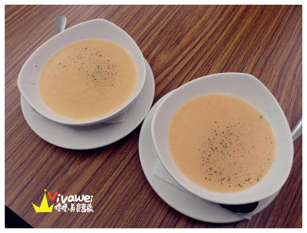 鄰居家 NEXT DOOR：台北大安區｜永康街內的美式料理餐廳『鄰居家 NEXT DOOR』 東門站 象山線 商業午餐 早午餐 漢堡 義大利麵 素食 慶生 Taipei Food Eat