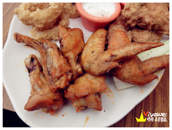 鄰居家 NEXT DOOR：台北大安區｜永康街內的美式料理餐廳『鄰居家 NEXT DOOR』 東門站 象山線 商業午餐 早午餐 漢堡 義大利麵 素食 慶生 Taipei Food Eat