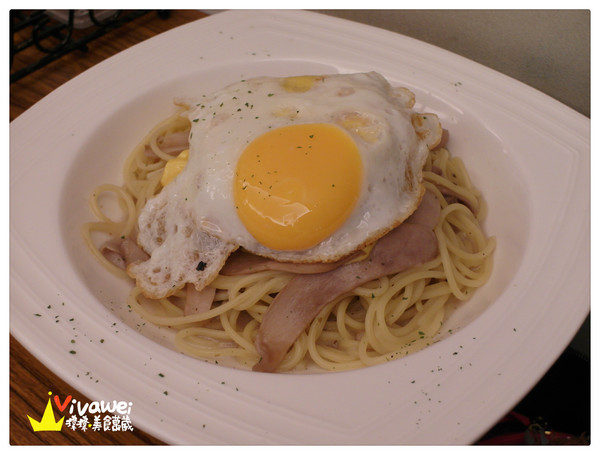 鄰居家 NEXT DOOR：台北大安區｜永康街內的美式料理餐廳『鄰居家 NEXT DOOR』 東門站 象山線 商業午餐 早午餐 漢堡 義大利麵 素食 慶生 Taipei Food Eat