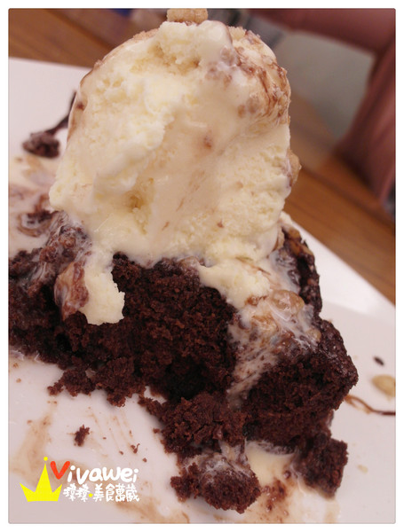 鄰居家 NEXT DOOR：台北大安區｜永康街內的美式料理餐廳『鄰居家 NEXT DOOR』 東門站 象山線 商業午餐 早午餐 漢堡 義大利麵 素食 慶生 Taipei Food Eat