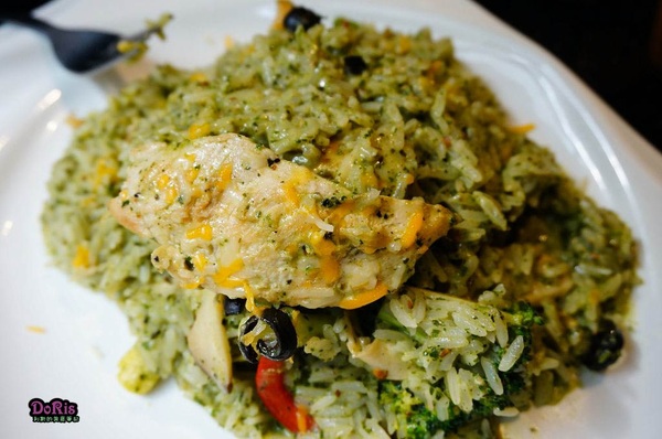 鄰居家 NEXT DOOR:鮮豔的亮藍大門超吸睛 永康美式餐廳新選擇-鄰居家 NEXT DOOR