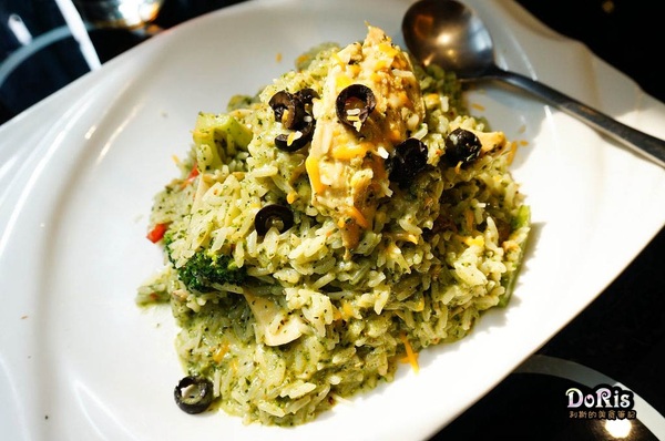 鄰居家 NEXT DOOR:鮮豔的亮藍大門超吸睛 永康美式餐廳新選擇-鄰居家 NEXT DOOR