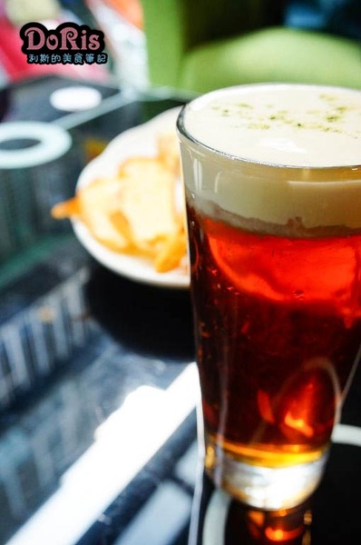 鄰居家 NEXT DOOR:鮮豔的亮藍大門超吸睛 永康美式餐廳新選擇-鄰居家 NEXT DOOR