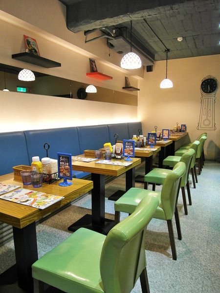 鄰居家 NEXT DOOR:【大安】鄰居家 NEXT DOOR。美式漢堡好好食。輕鬆舒適當自己家