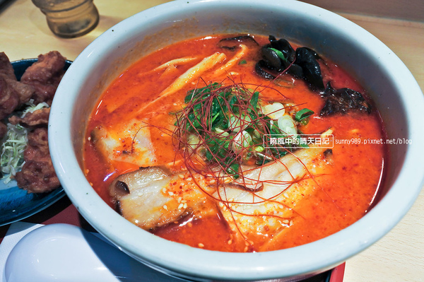 山頭火拉麵(太平洋SOGO百貨天母店):【天母|山頭火】保持日式濃厚風味 價格偏高的豪華拉麵