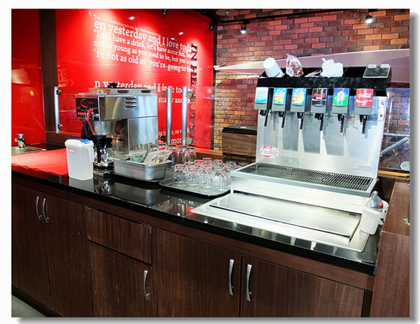 T.G.I.Friday's 星期五美式餐廳(古亭店)：【台北市】TGI FRIDAYS星期五美式餐廳-生日聚餐的新選擇