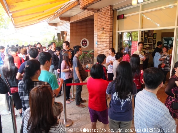 心之和烘焙屋:【美食特搜。屏東潮州鎮】心之和烘焙屋。買蛋糕像在排電影票 紅遍全台冠軍起司蛋糕