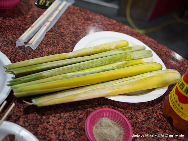 第一猛東石烤鮮蚵(櫻花路分店)：【食記】台中第一猛東石烤鮮蚵西屯店@西屯MRT櫻花 : 東西果然很新鮮,烤的功力也不錯,記得要對海鮮有點認知比較安全【食記】台中第一猛東石烤鮮蚵西屯店@西屯MRT櫻花 : 東西果然很新鮮,烤的功力也不錯,記得要對海鮮有點認知比較安全