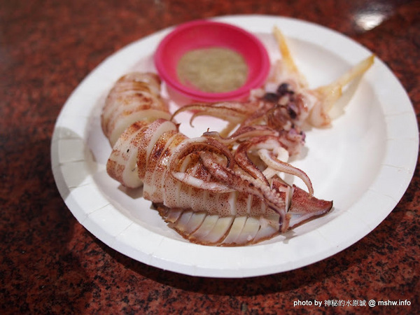 第一猛東石烤鮮蚵(櫻花路分店)：【食記】台中第一猛東石烤鮮蚵西屯店@西屯MRT櫻花 : 東西果然很新鮮,烤的功力也不錯,記得要對海鮮有點認知比較安全【食記】台中第一猛東石烤鮮蚵西屯店@西屯MRT櫻花 : 東西果然很新鮮,烤的功力也不錯,記得要對海鮮有點認知比較安全