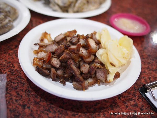 第一猛東石烤鮮蚵(櫻花路分店)：【食記】台中第一猛東石烤鮮蚵西屯店@西屯MRT櫻花 : 東西果然很新鮮,烤的功力也不錯,記得要對海鮮有點認知比較安全【食記】台中第一猛東石烤鮮蚵西屯店@西屯MRT櫻花 : 東西果然很新鮮,烤的功力也不錯,記得要對海鮮有點認知比較安全