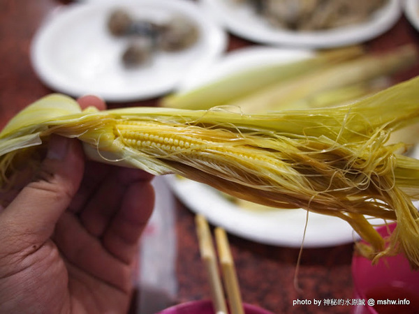 第一猛東石烤鮮蚵(櫻花路分店)：【食記】台中第一猛東石烤鮮蚵西屯店@西屯MRT櫻花 : 東西果然很新鮮,烤的功力也不錯,記得要對海鮮有點認知比較安全【食記】台中第一猛東石烤鮮蚵西屯店@西屯MRT櫻花 : 東西果然很新鮮,烤的功力也不錯,記得要對海鮮有點認知比較安全
