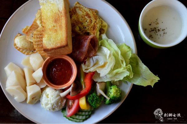 Táinán zǎocān lùjiǎo zhī16.jpg