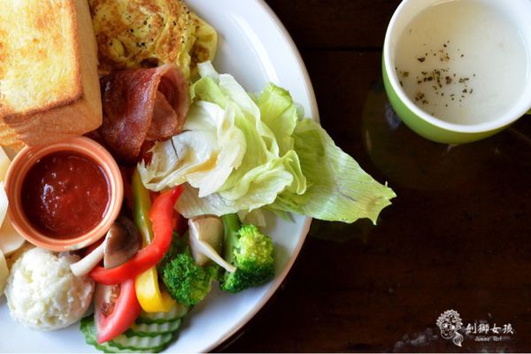 Táinán zǎocān lùjiǎo zhī14.jpg