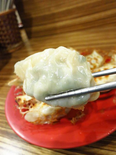 【桃園美食】宇都宮餃子-九層塔美味雪花餃